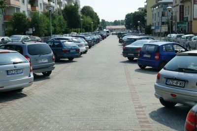 Parking, kt&oacute;ry obecnie przykrywa Mikośkę w okolicach ul. Siemiradzkiego